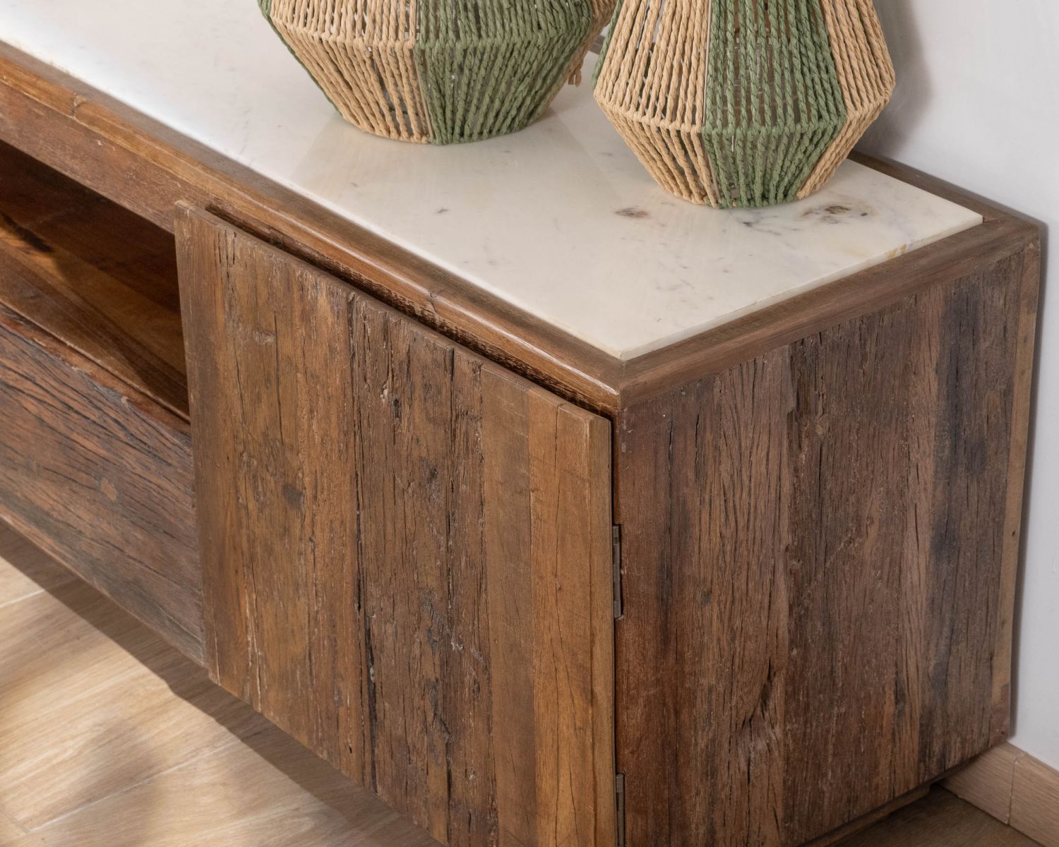 Porta TV Mood" da 180 cm in legno di recupero con piano in marmo bianco