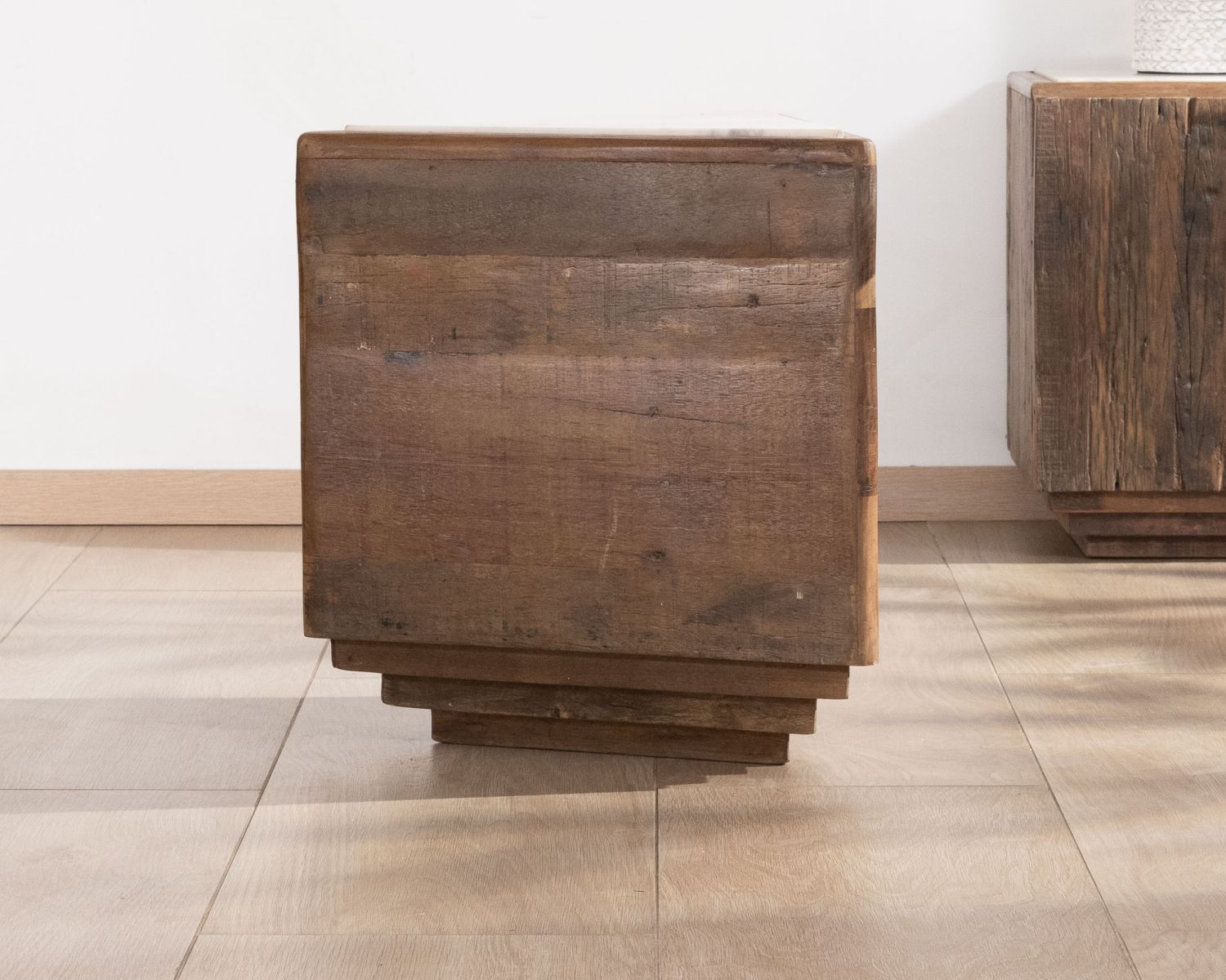 Porta TV Mood" da 180 cm in legno di recupero con piano in marmo bianco