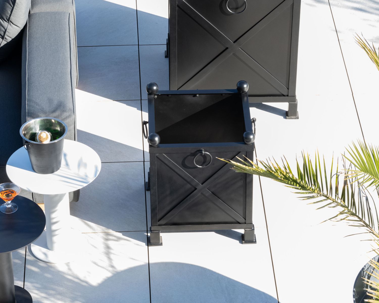 Portavaso decorativo "Gardenia" grande 65 cm in metallo nero