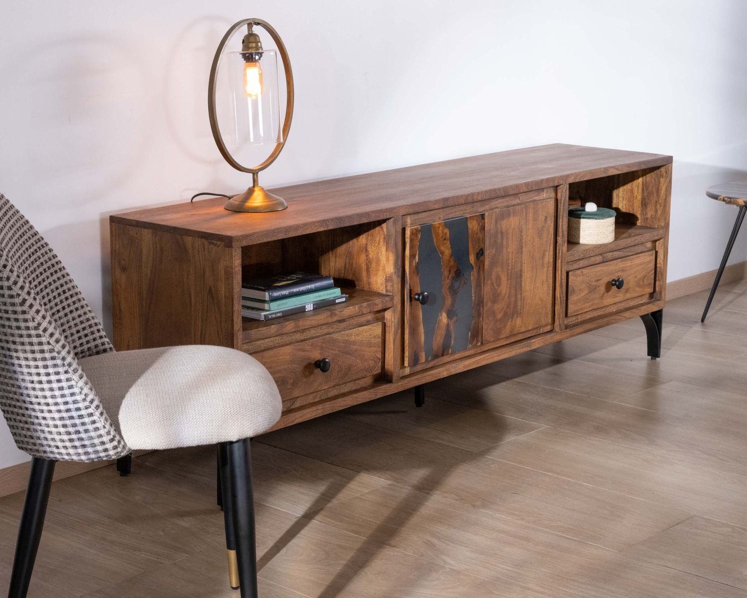 Porta TV etnico in acacia massiccia "Membatu" 175 cm con gambe in metallo nero