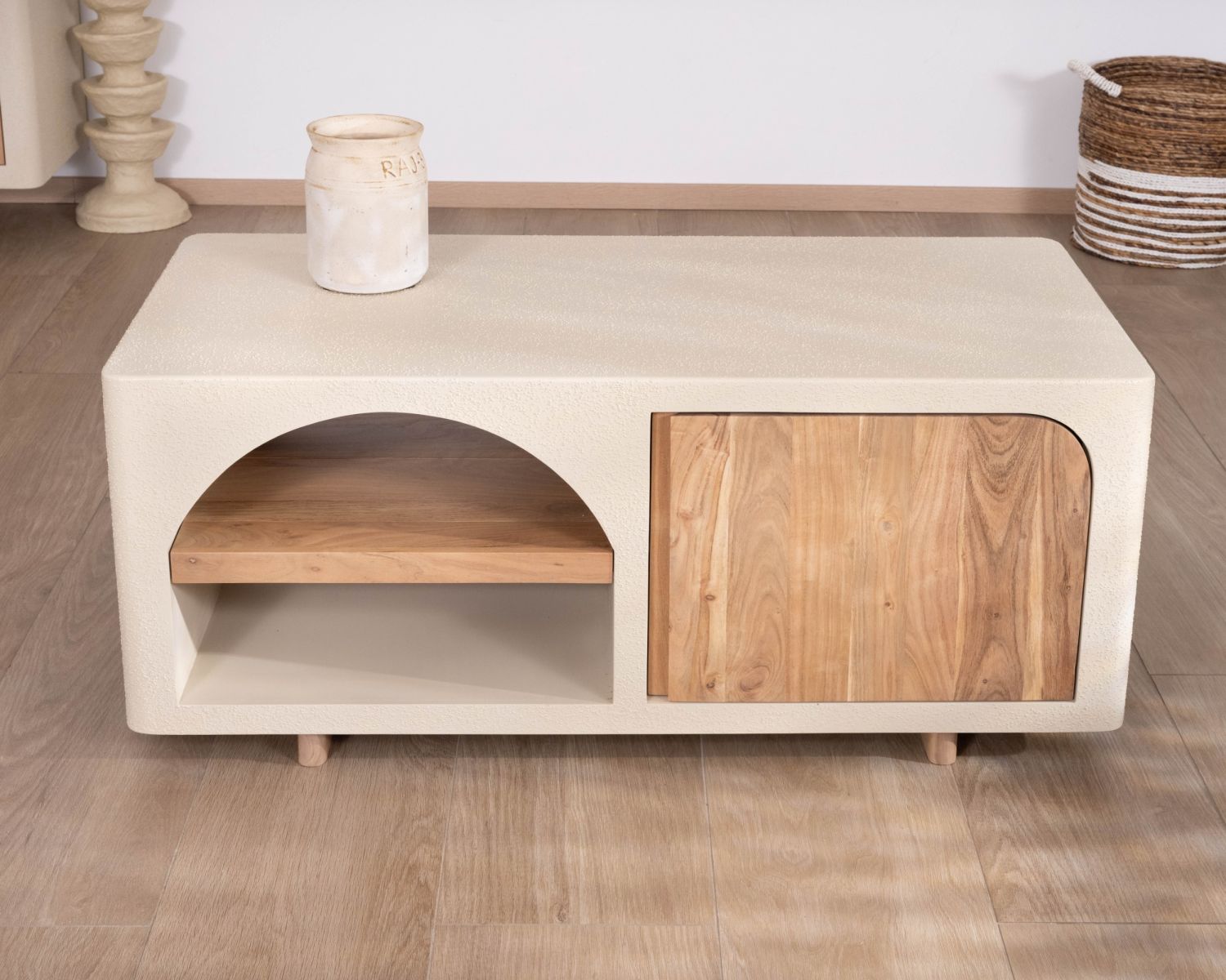 Tavolino rettangolare con nicchia dal design organico "Miona"
