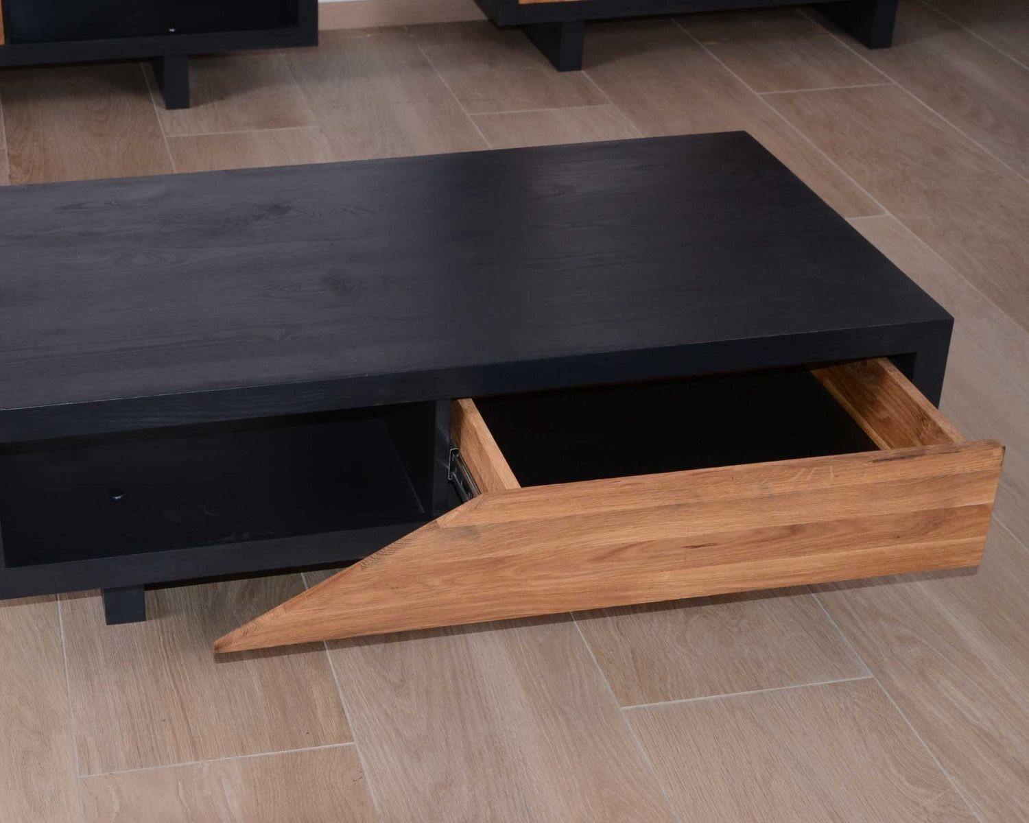 Tavolino rettangolare "Flix", stile contemporaneo, legno massiccio