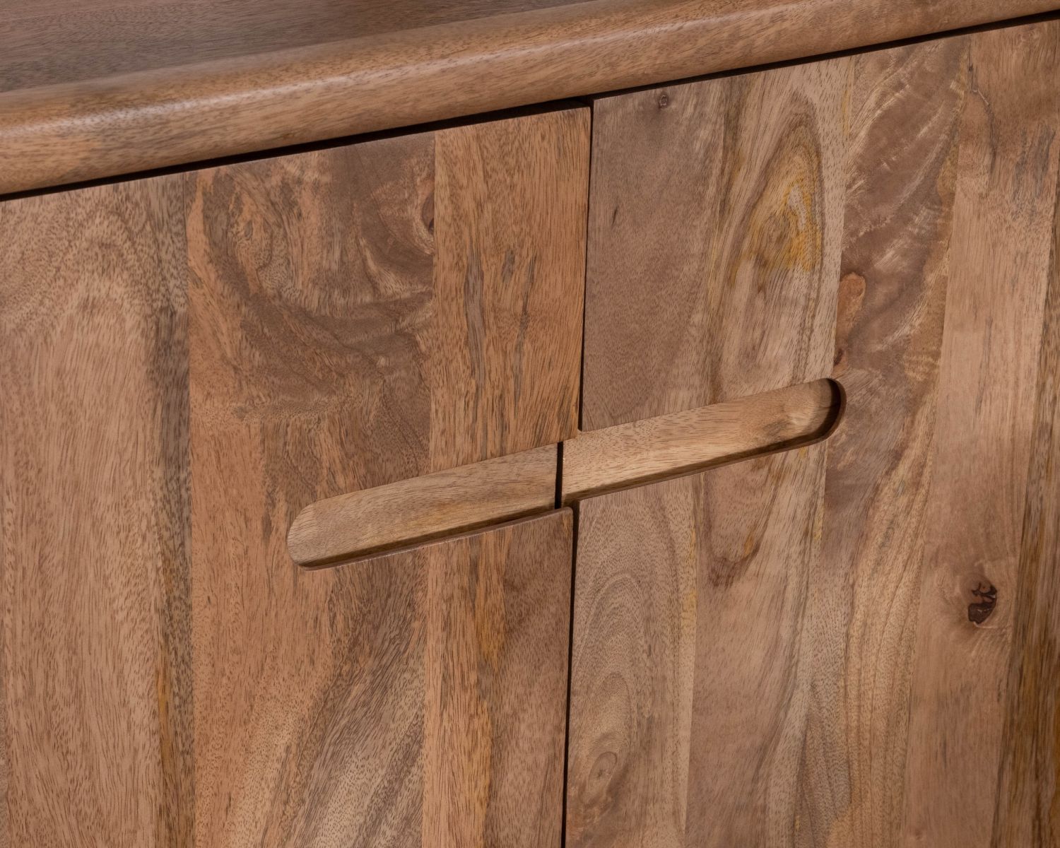 Piccolo mobile contenitore a 2 ante in legno massello di mango "Spelano" in stile neo-vintage