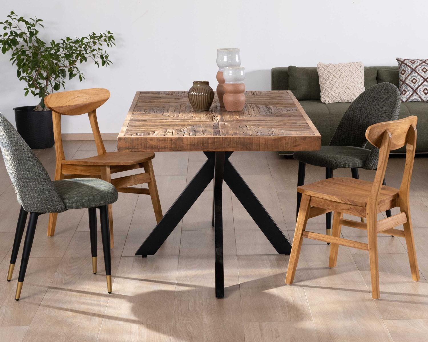 Set di 2 sedie da pranzo "Alika" in teak recuperato