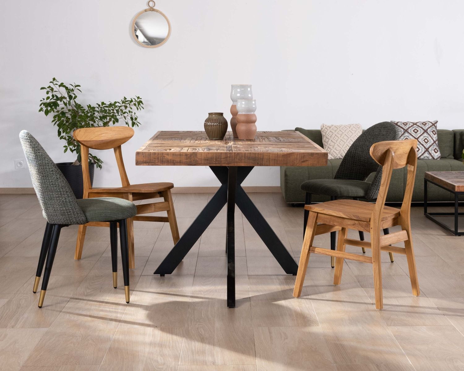 Tavolo rettangolare 180cm in acacia finitura a spina di pesce gambe in metallo mikado "Géonidum