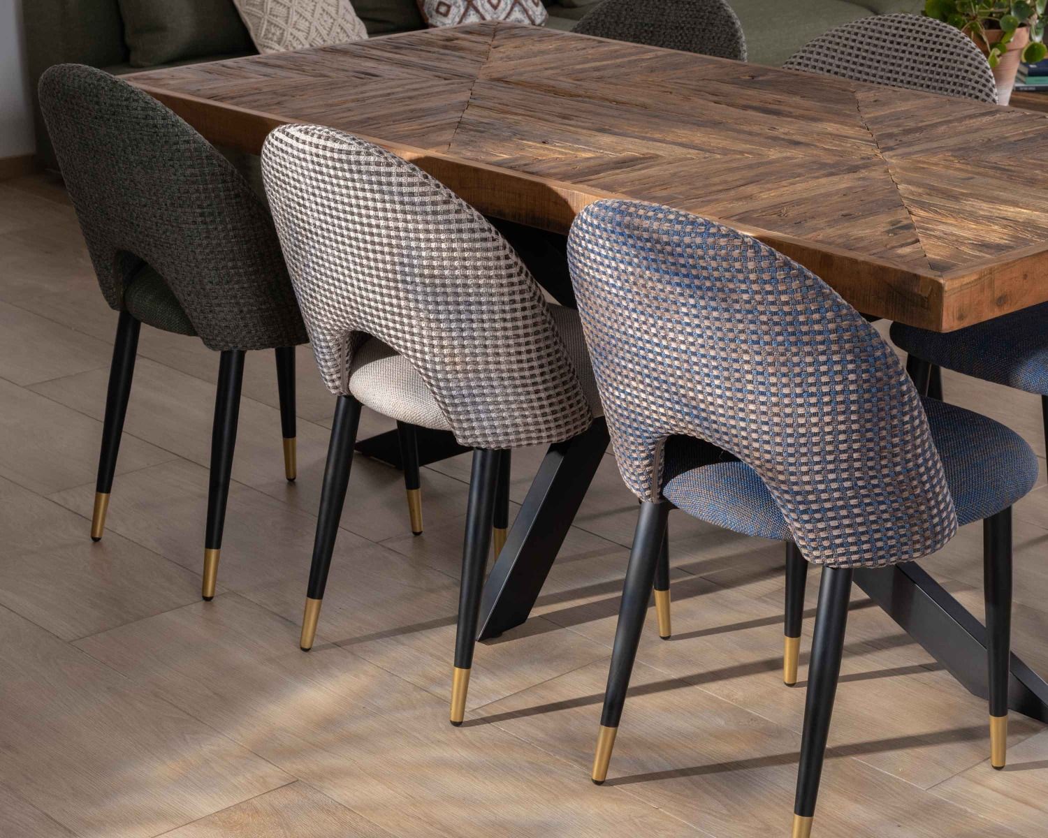 Set di 2 sedie "Vermont" in tessuto blu scuro con gambe in metallo laccato nero