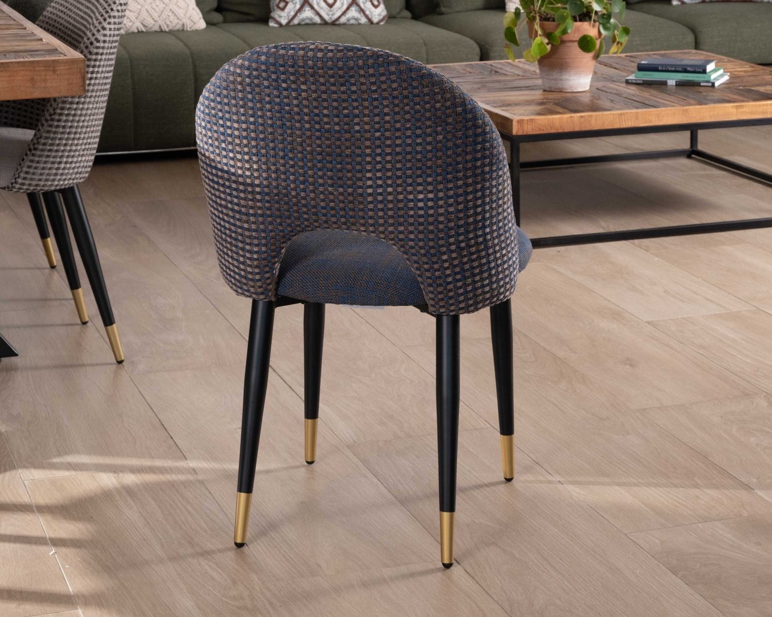 Set di 2 sedie "Vermont" in tessuto blu scuro con gambe in metallo laccato nero