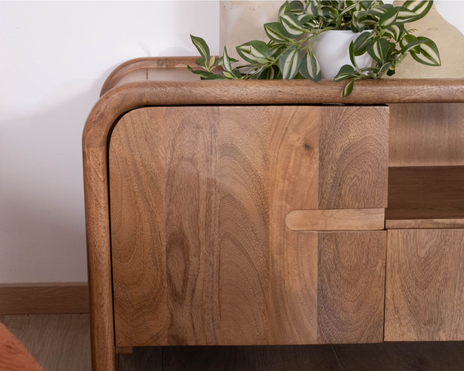 Mobile TV in stile neo-vintage in legno massello di mango "Spelano" 170 cm