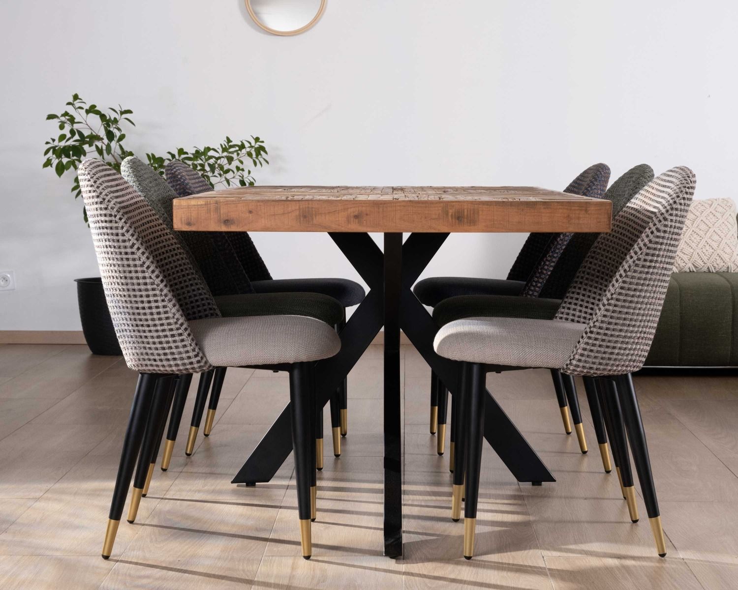 Set di 2 sedie "Vermont" in tessuto tortora con gambe in metallo laccato nero