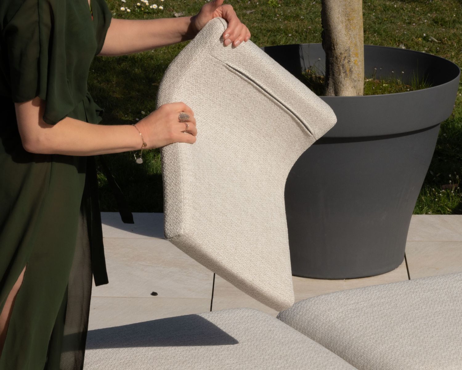 Poggiatesta in tessuto ecrù per il lettino "Nusa Pedina"