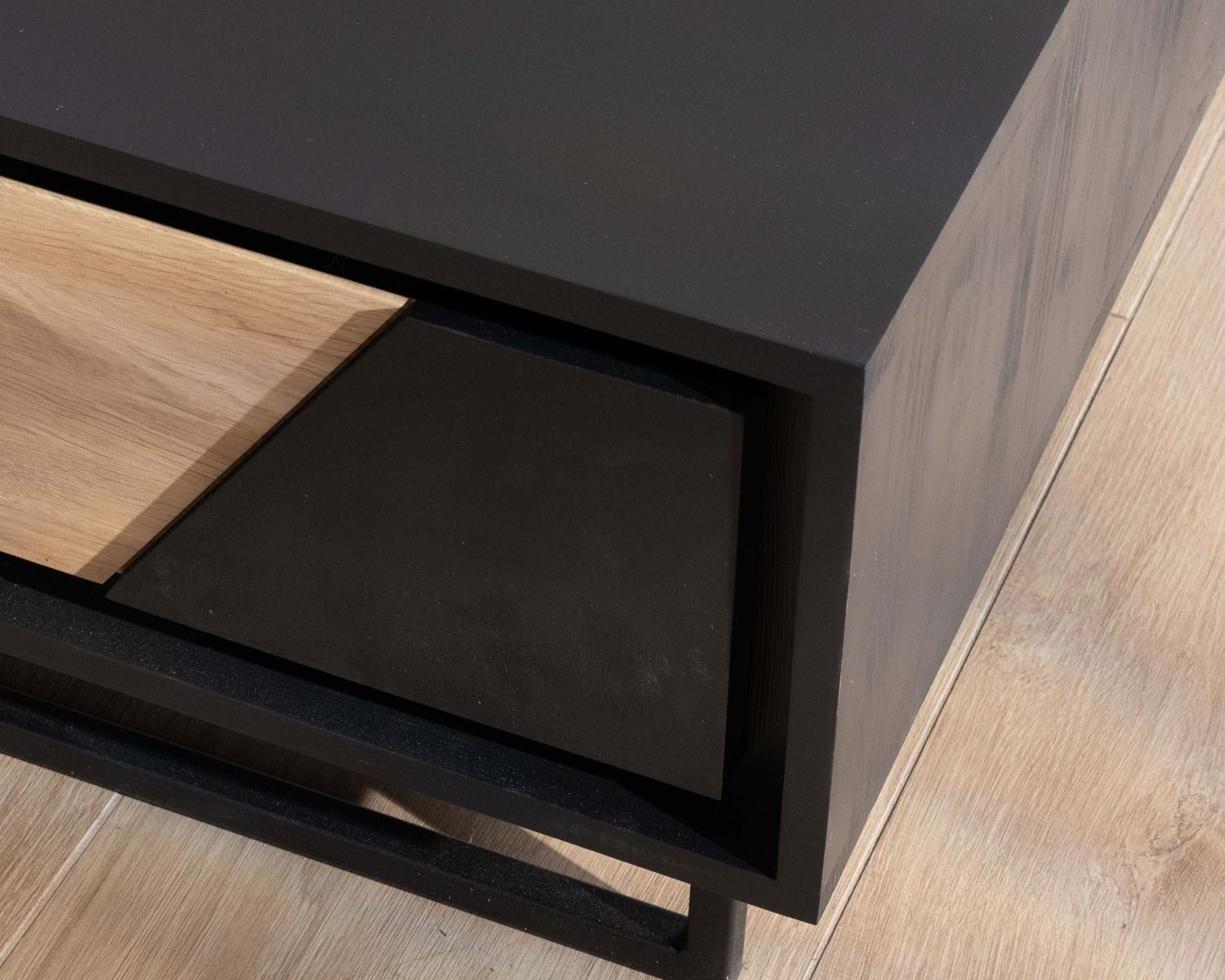 Porta TV in legno massiccio "Trace" 140 cm