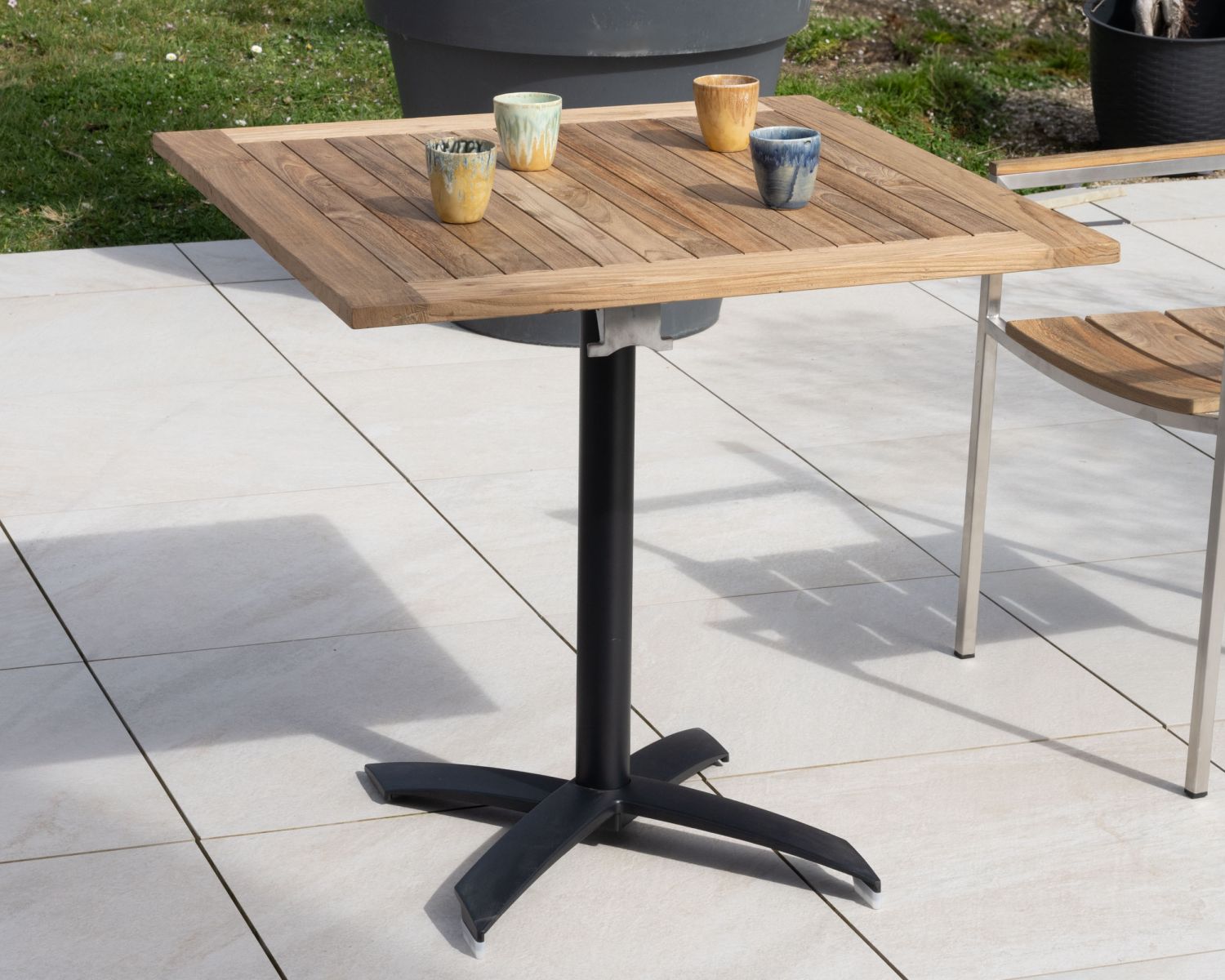 Tavolo bistrot 80x80 cm in teak con gamba centrale in alluminio piano pieghevole "Ozone