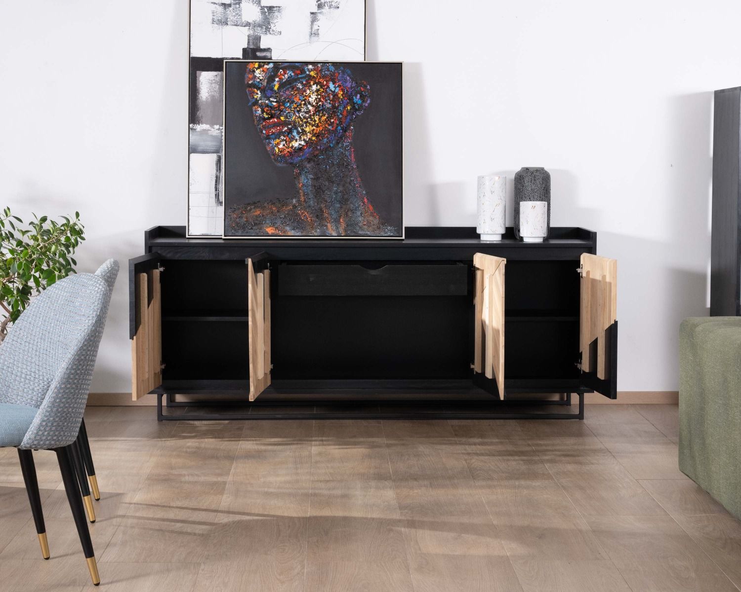 Credenza "Trace" a 4 ante in legno massiccio bianco e nero