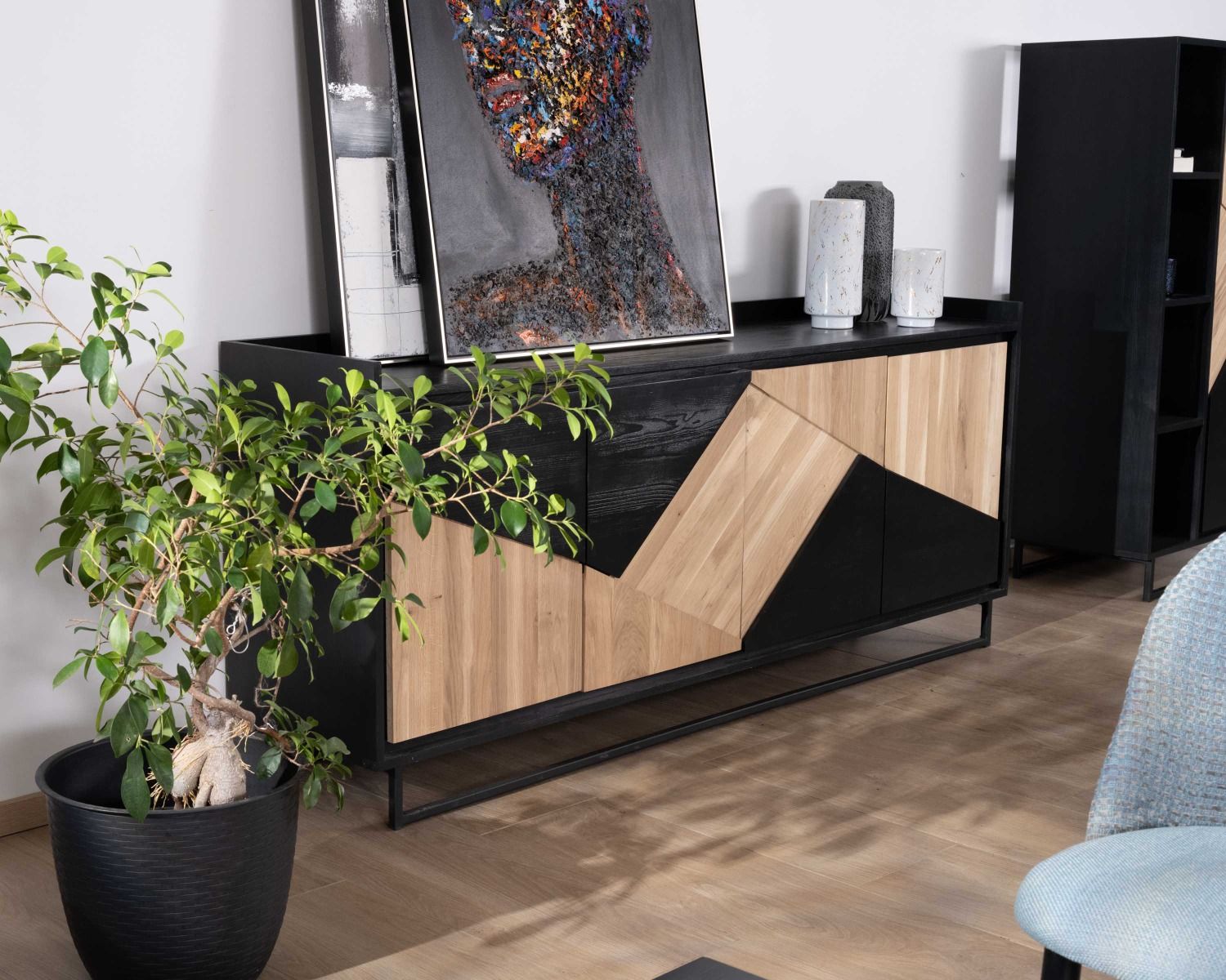 Credenza "Trace" a 4 ante in legno massiccio bianco e nero