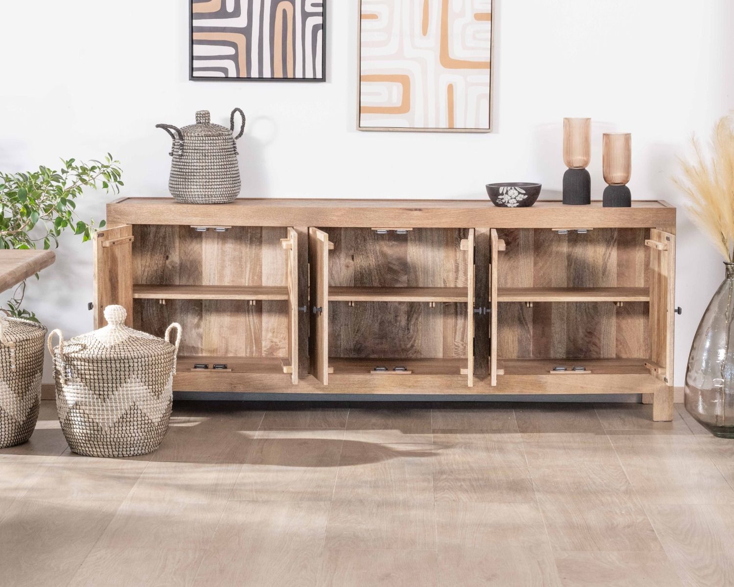 Credenza "Maestro" in legno di mango massiccio, 200 cm, finitura sabbiata, 6 ante