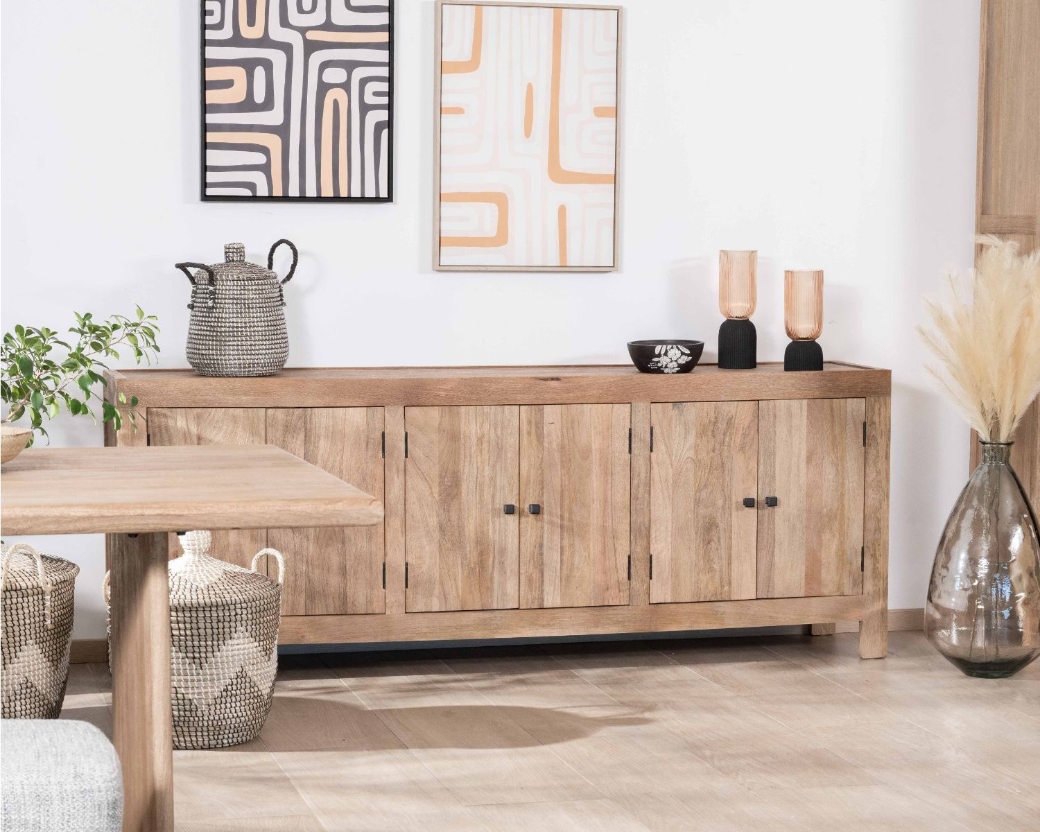 Credenza "Maestro" in legno di mango massiccio, 200 cm, finitura sabbiata, 6 ante