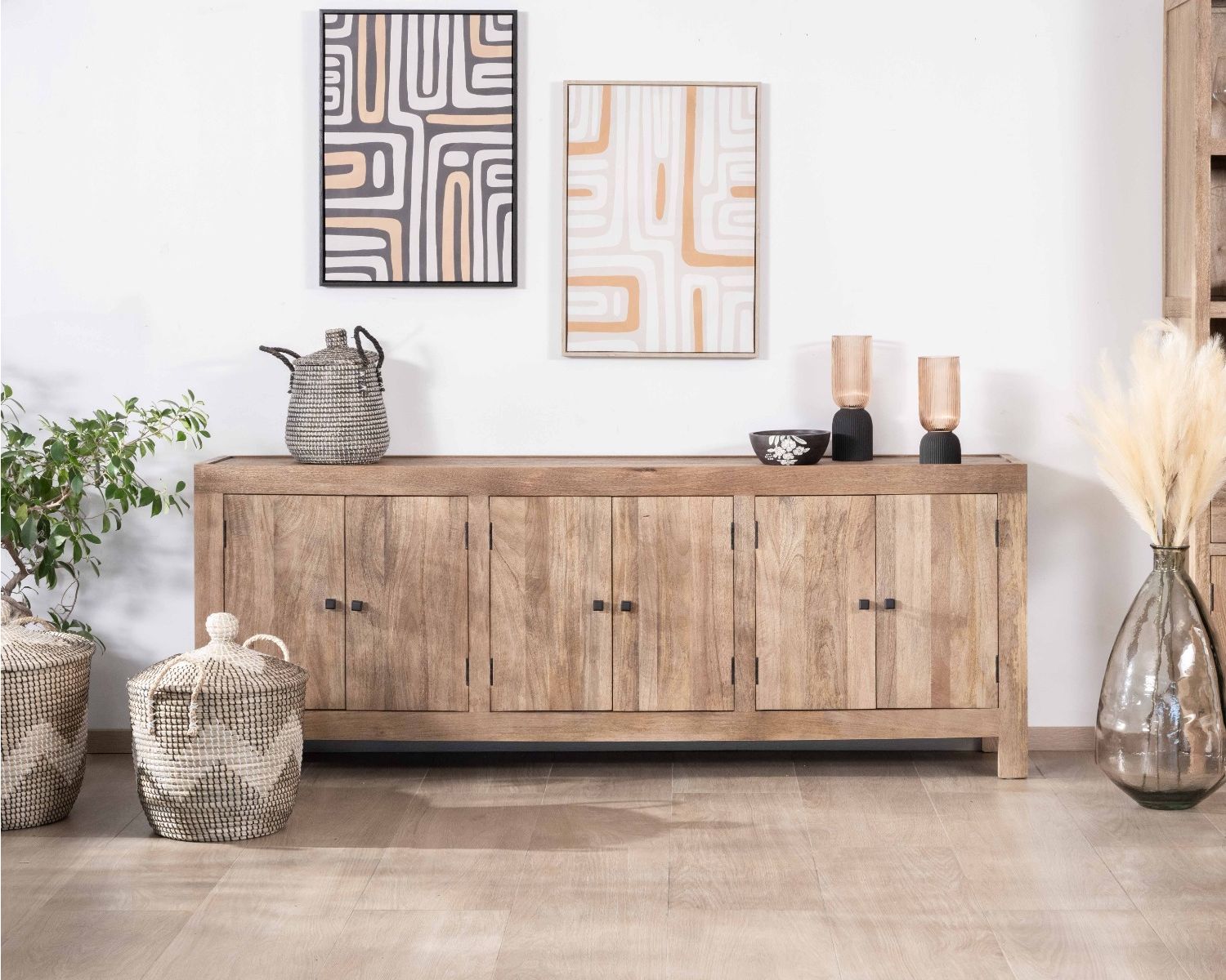 Credenza "Maestro" in legno di mango massiccio, 200 cm, finitura sabbiata, 6 ante
