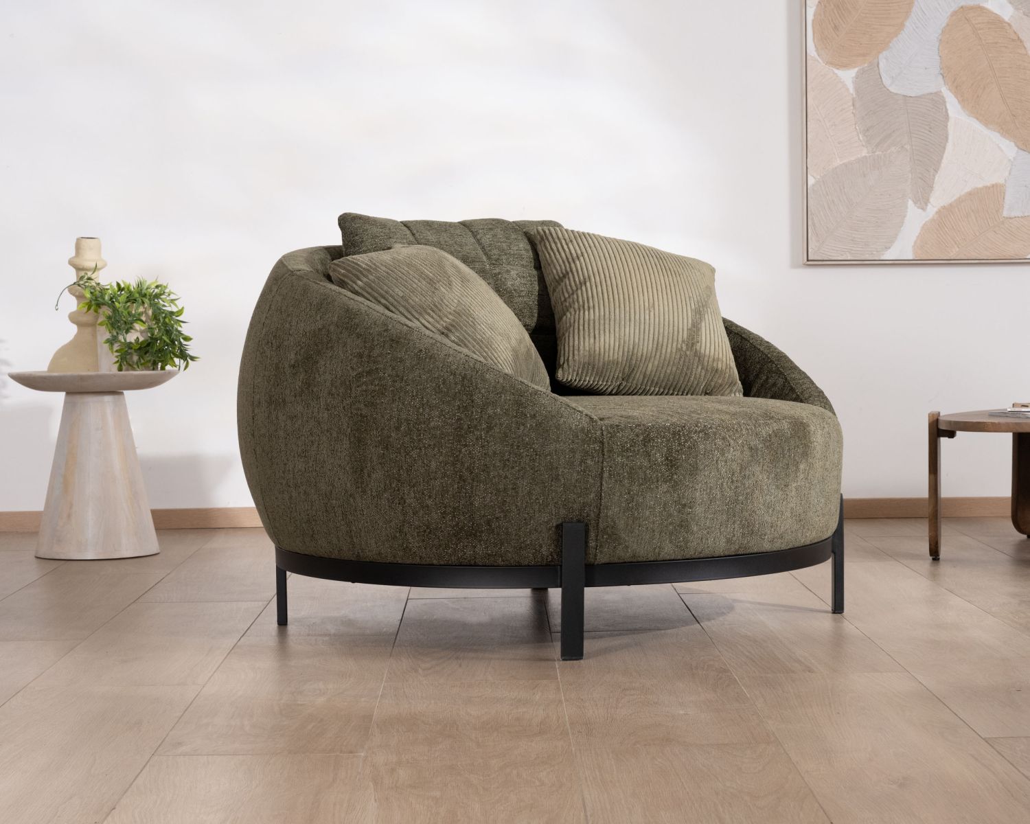 Poltrona rotonda XL ultra-confortevole in tessuto bouclette "Sweet Culture" verde kaki con una gamma di cuscini