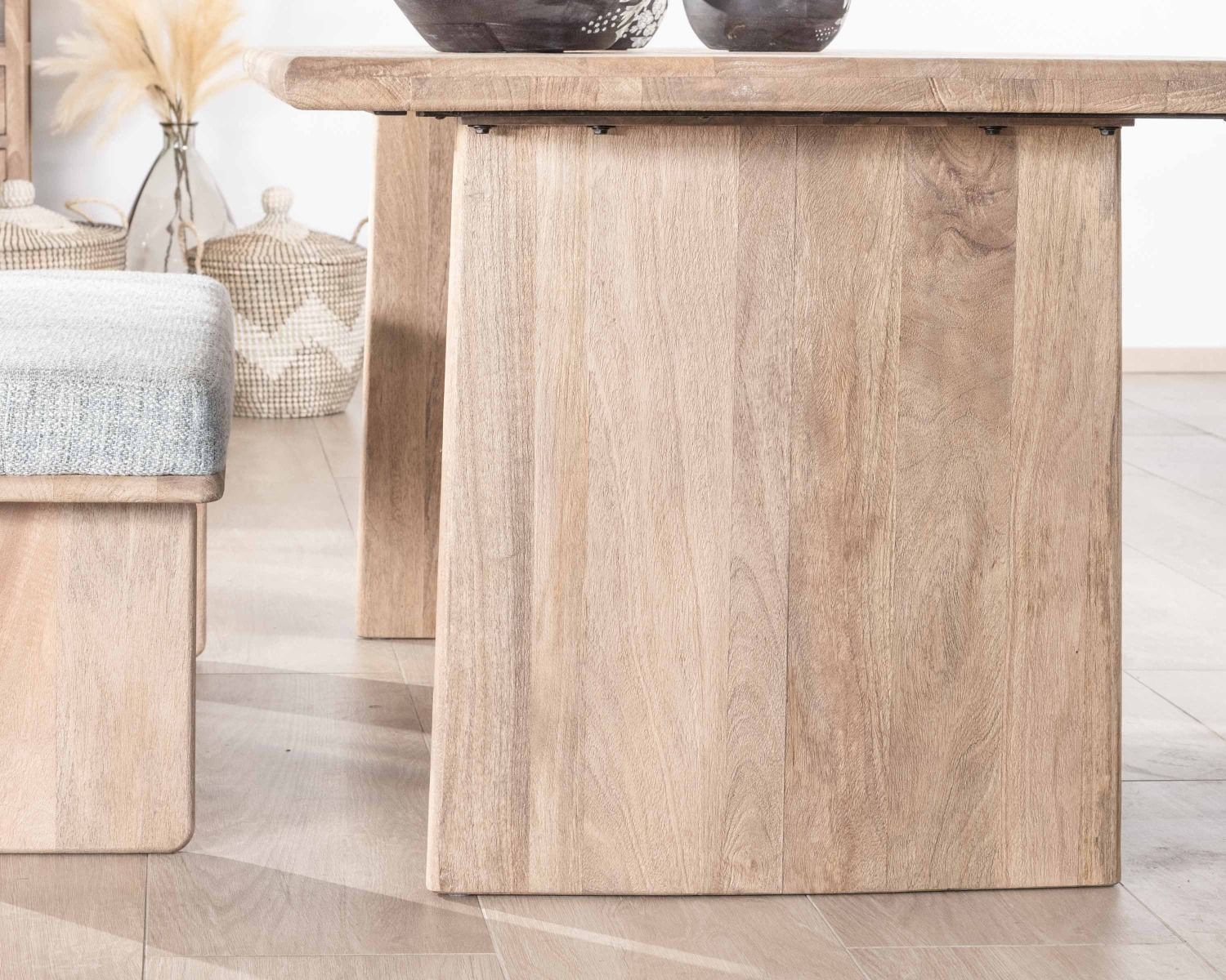 Tavolo da pranzo rettangolare "Maestro" da 180 cm in legno di mango levigato con gambe laterali massicce