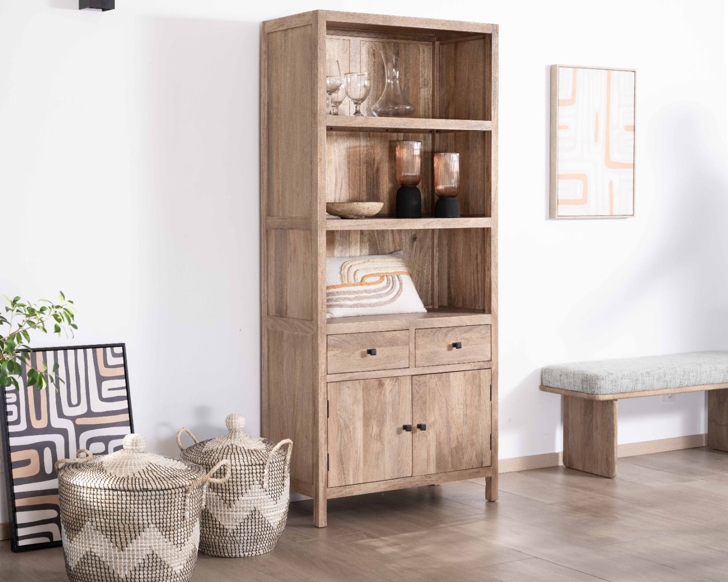 Credenza alta "Maestro" larga 87 cm in mango massiccio con finitura sabbiata