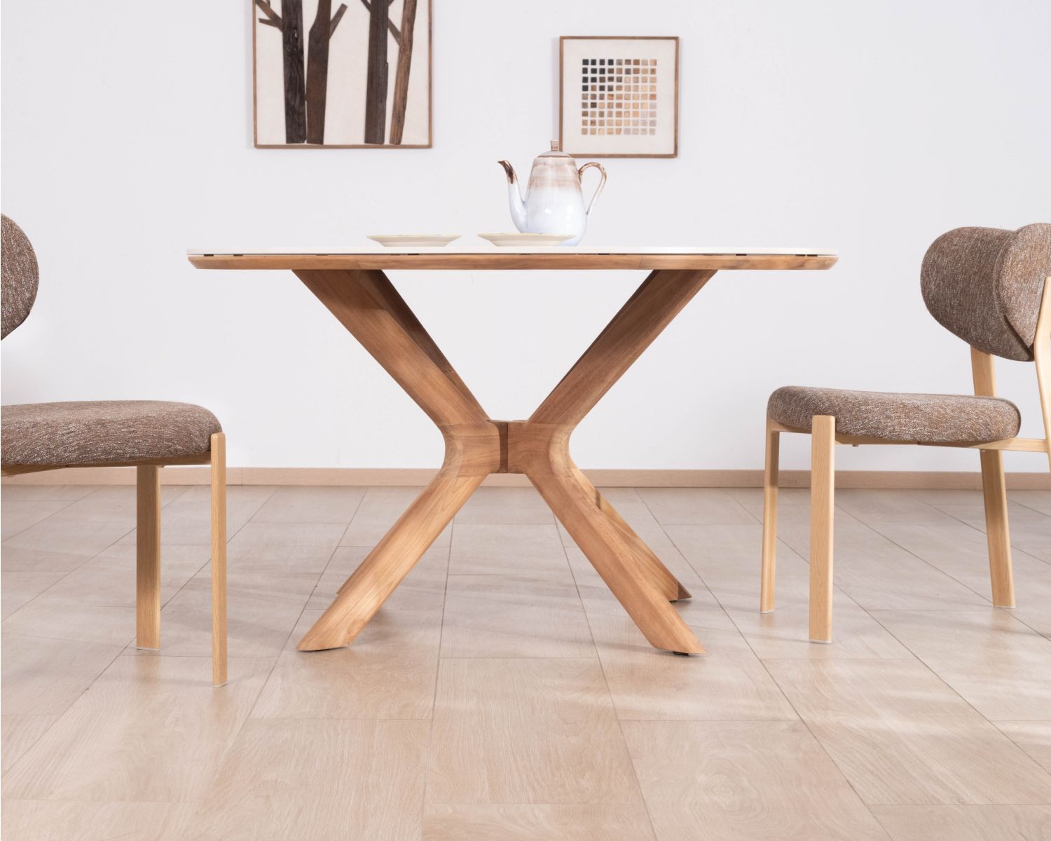 Tavolo rotondo da interno o esterno da 130 cm “Elsen” in teak massiccio con piano in ceramica effetto travertino