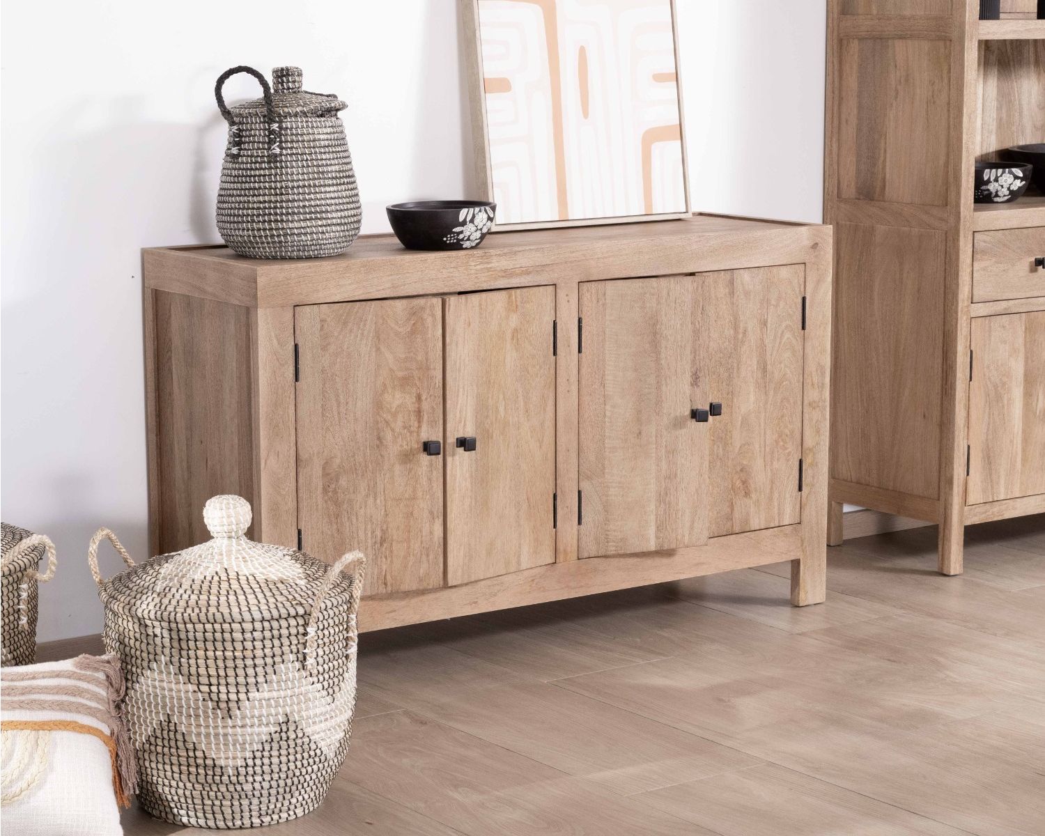 Credenza a 4 ante "Maestro" in legno massiccio di mango 130 cm