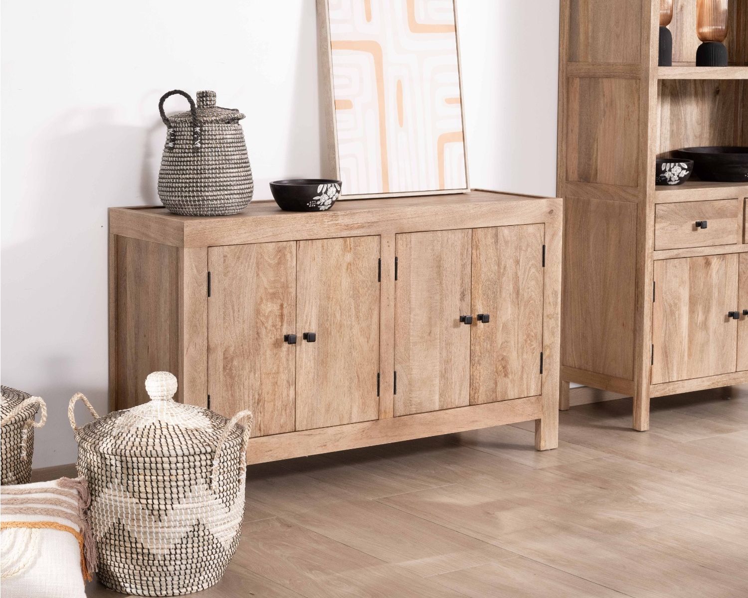 Credenza a 4 ante "Maestro" in legno massiccio di mango 130 cm