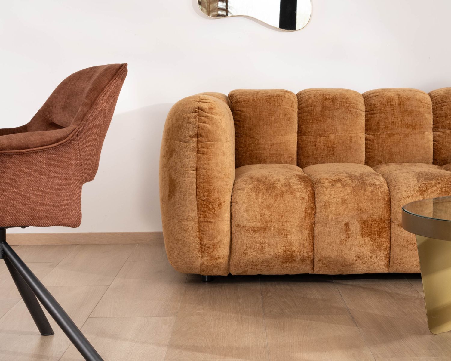 Divano a 3 posti in stile retrò "Milow" in morbido velluto ambrato