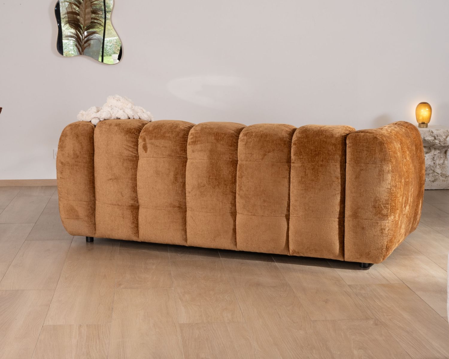 Divano a 3 posti in stile retrò "Milow" in morbido velluto ambrato