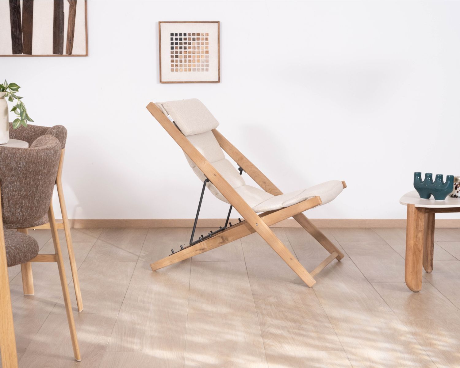 Poltrona chilena imbottita in tessuto bouclé ecru e teak massiccio "Alizé" per interni/esterni