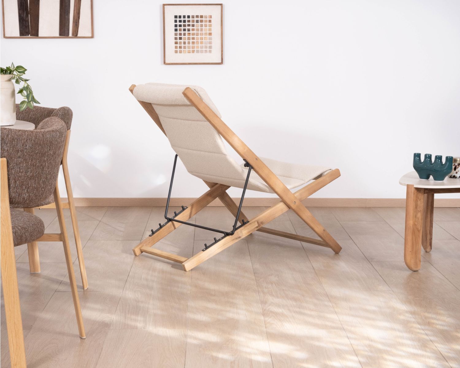 Poltrona chilena imbottita in tessuto bouclé ecru e teak massiccio "Alizé" per interni/esterni