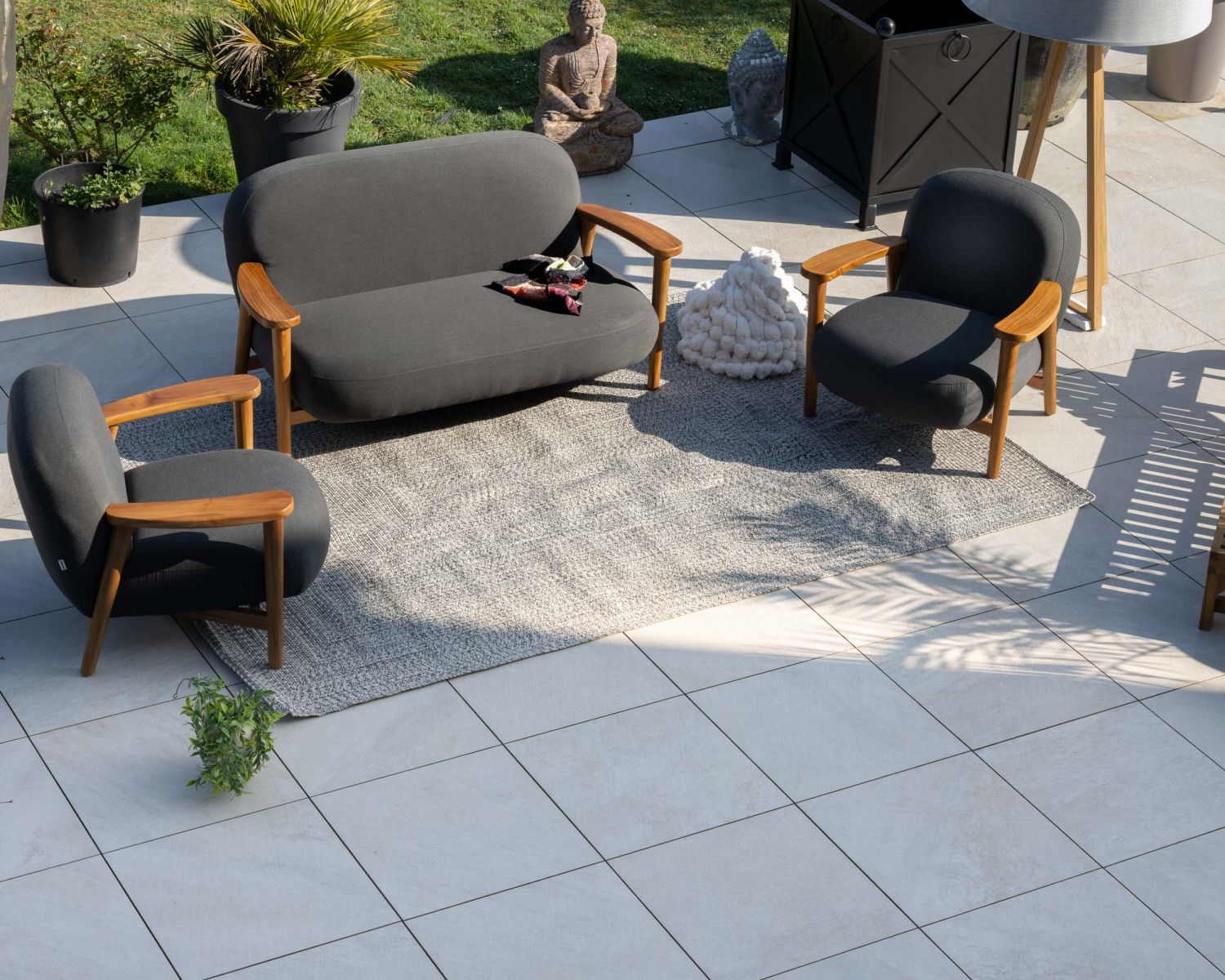 Set di divano e poltrona da giardino in tessuto grigio scuro "Aristochair