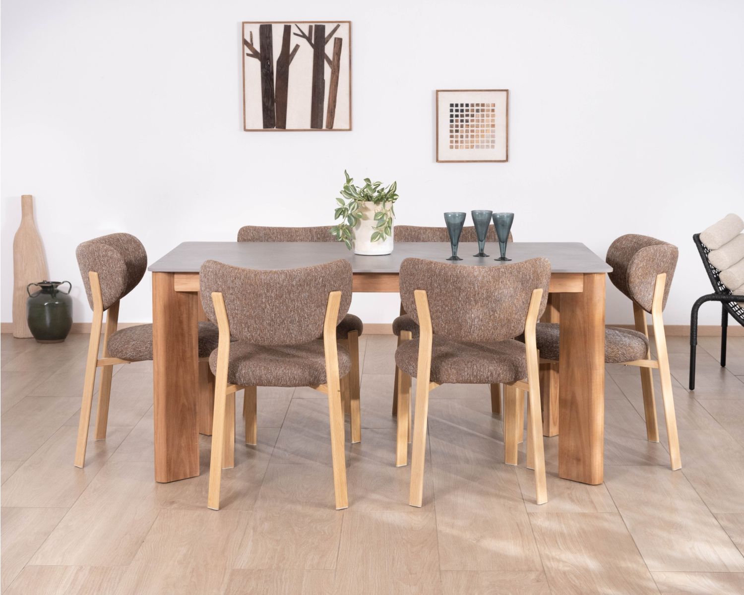 Tavolo da pranzo da 200 cm con piano in ceramica grigia effetto cemento "Merik" in teak massiccio