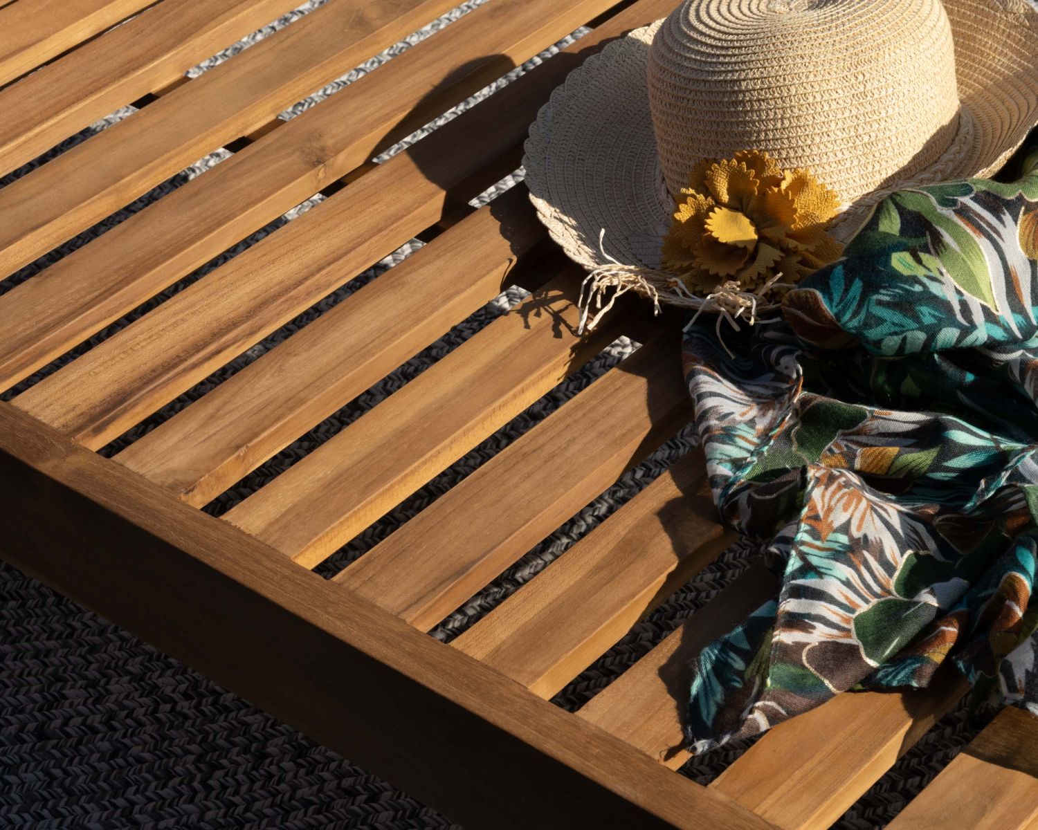 Lettino da sole "Estiva" a 1 posto in teak massello con rotelle