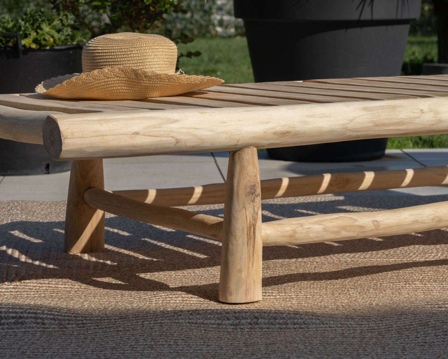 Lettino a 1 posto "Sumatra" dal design esotico con struttura a rami