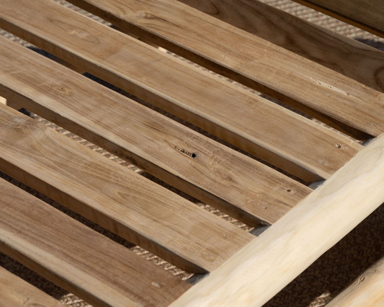 Lettino a 1 posto "Sumatra" dal design esotico con struttura a rami