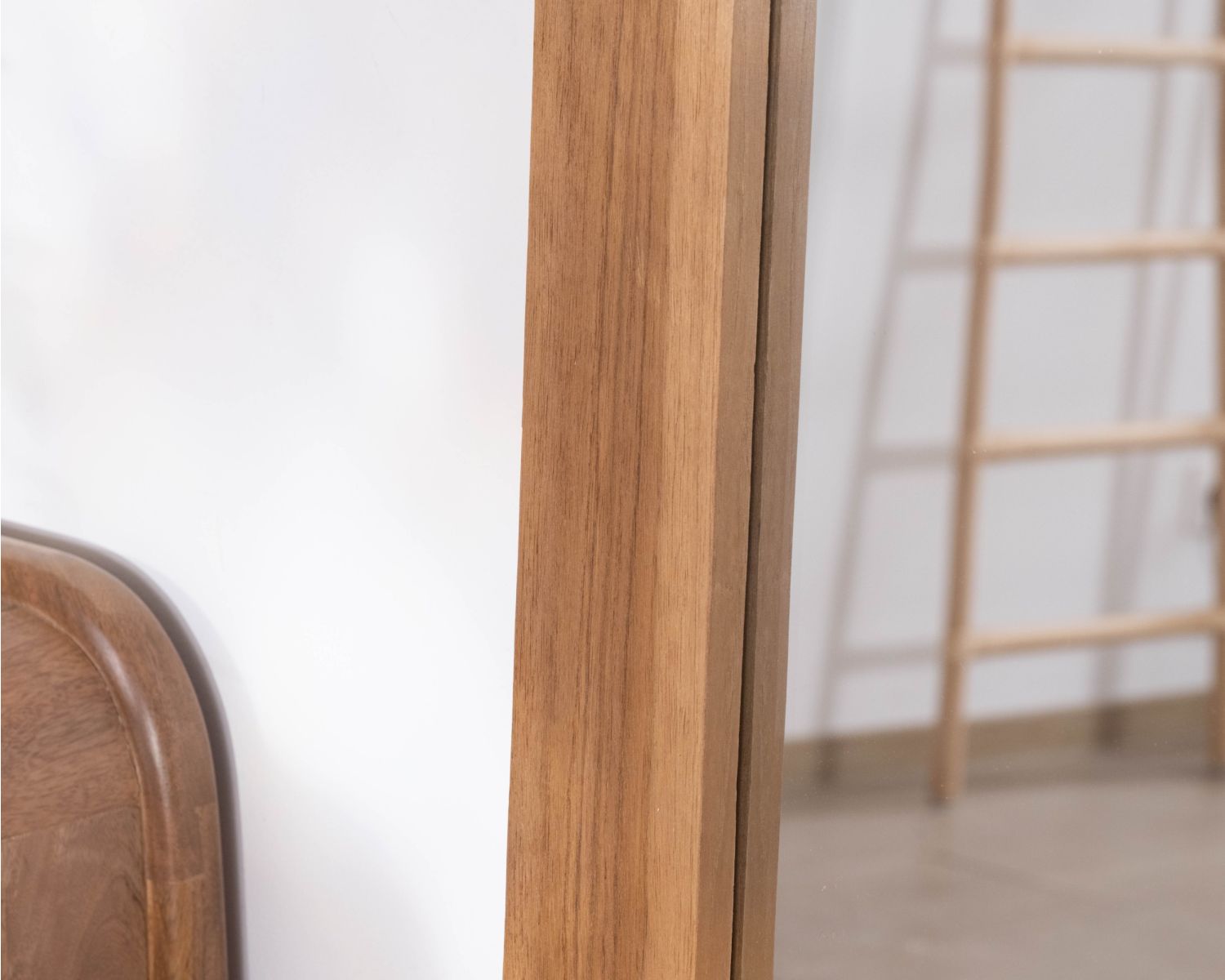 Grande specchio da appoggio da 180 cm in teak "Solira", stile naturale