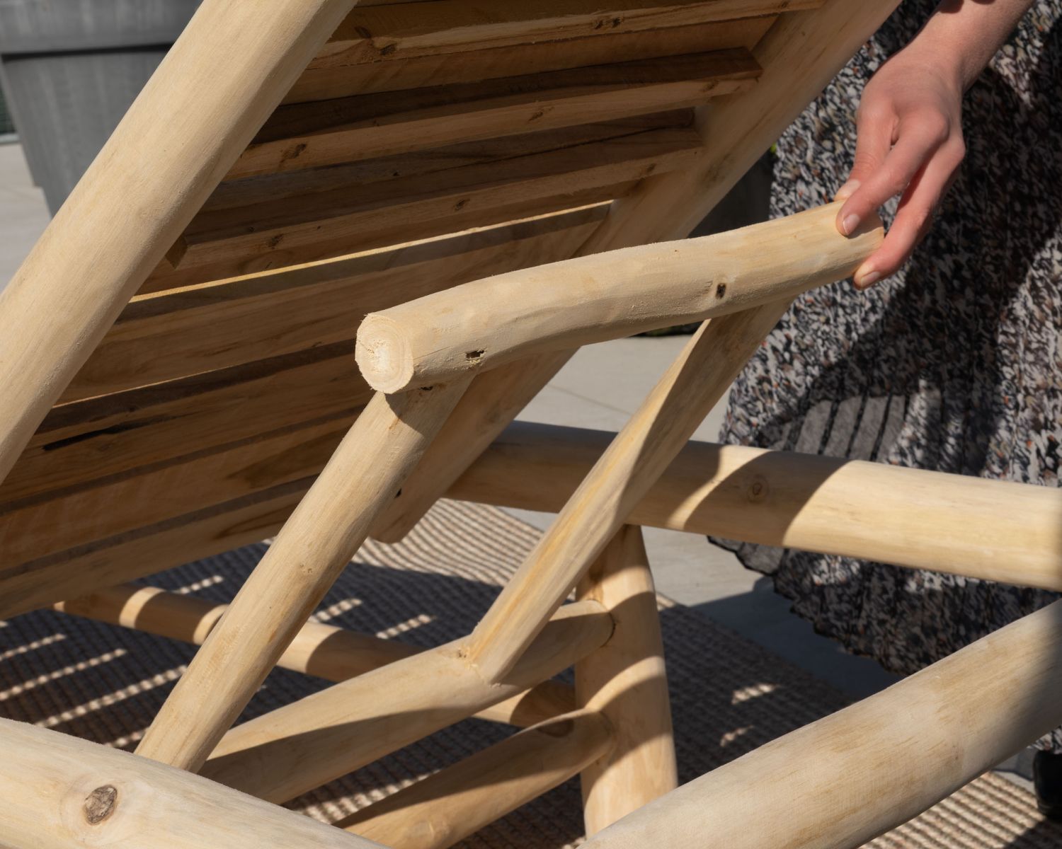 Lettino a 1 posto "Sumatra" dal design esotico con struttura a rami