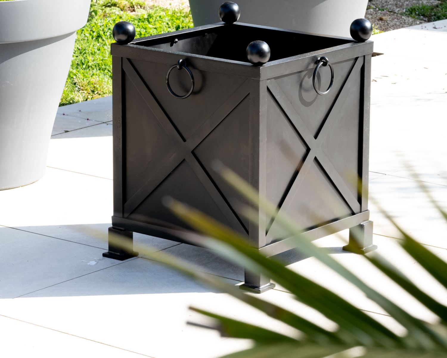 Portavaso decorativo "Gardenia" grande 65 cm in metallo nero