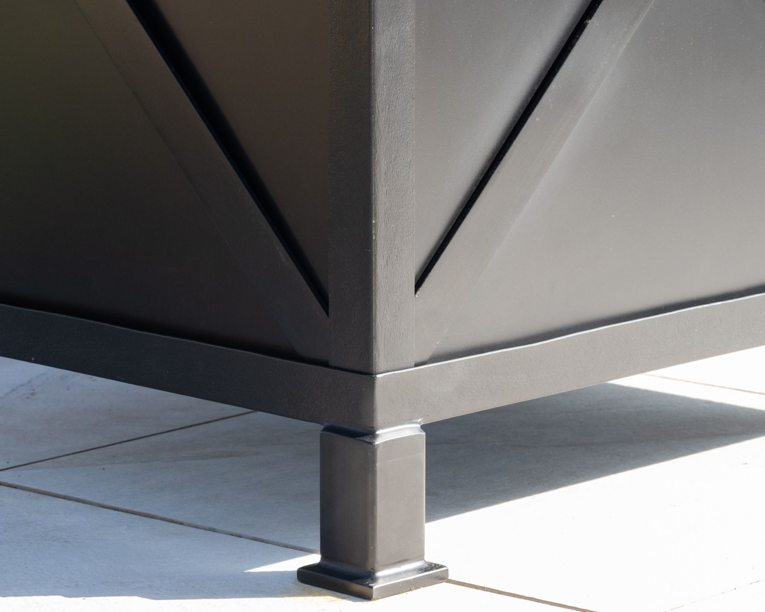 Portavaso decorativo "Gardenia" grande 65 cm in metallo nero