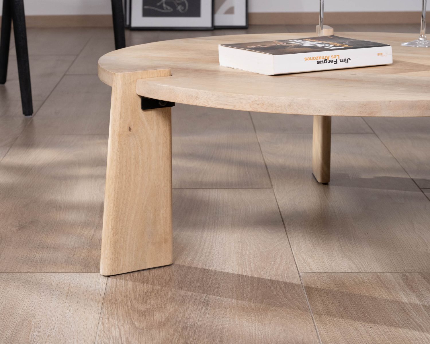 Duo di tavolini rotondi in legno di mango naturale "Loopie