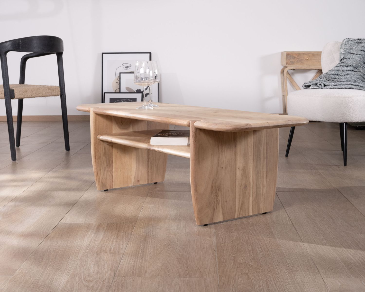 Tavolino di design in pura acacia "Trudy" 120 cm con nicchia