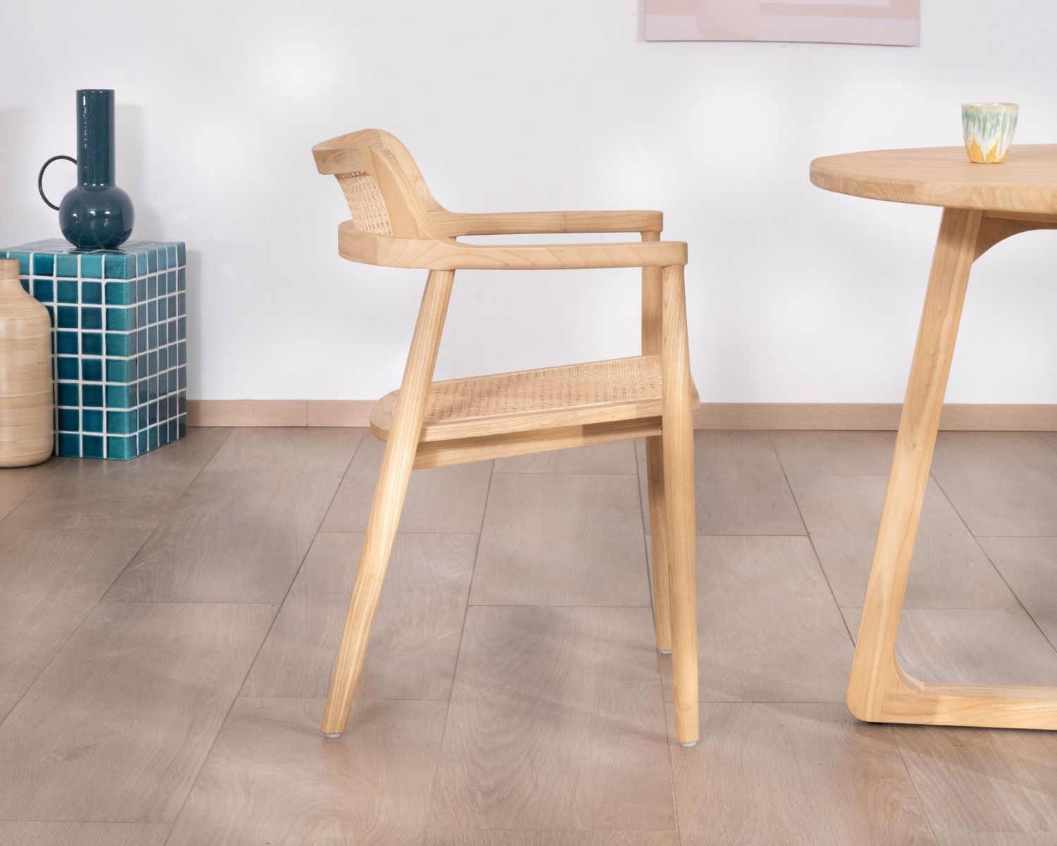 Sedia da pranzo con braccioli dal design essenziale "Vogue" in legno di sungkai