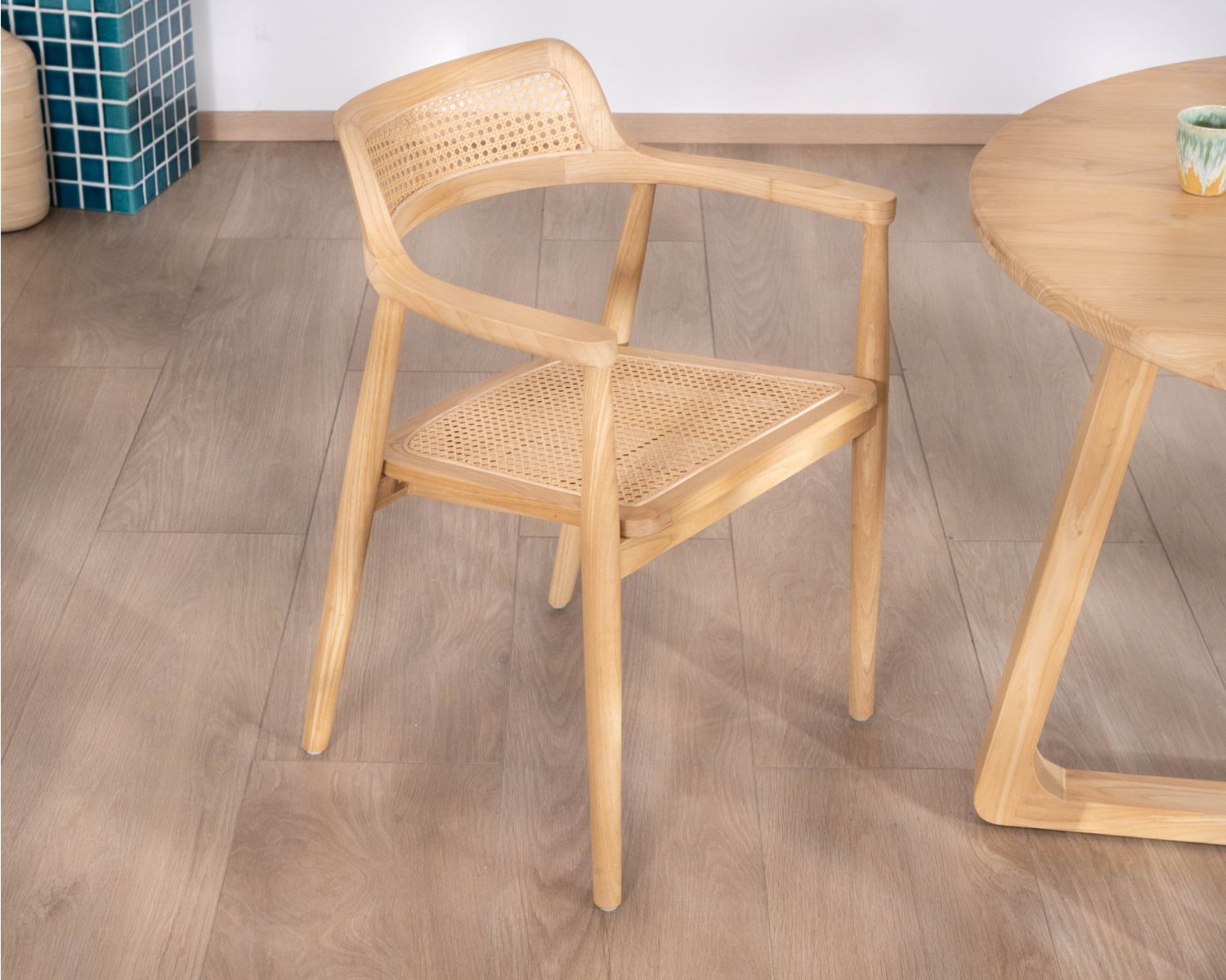 Sedia da pranzo con braccioli dal design essenziale "Vogue" in legno di sungkai
