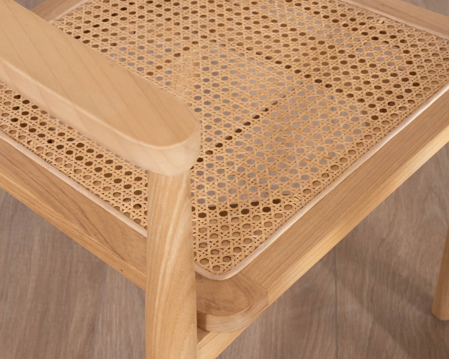 Sedia da pranzo con braccioli dal design essenziale "Vogue" in legno di sungkai