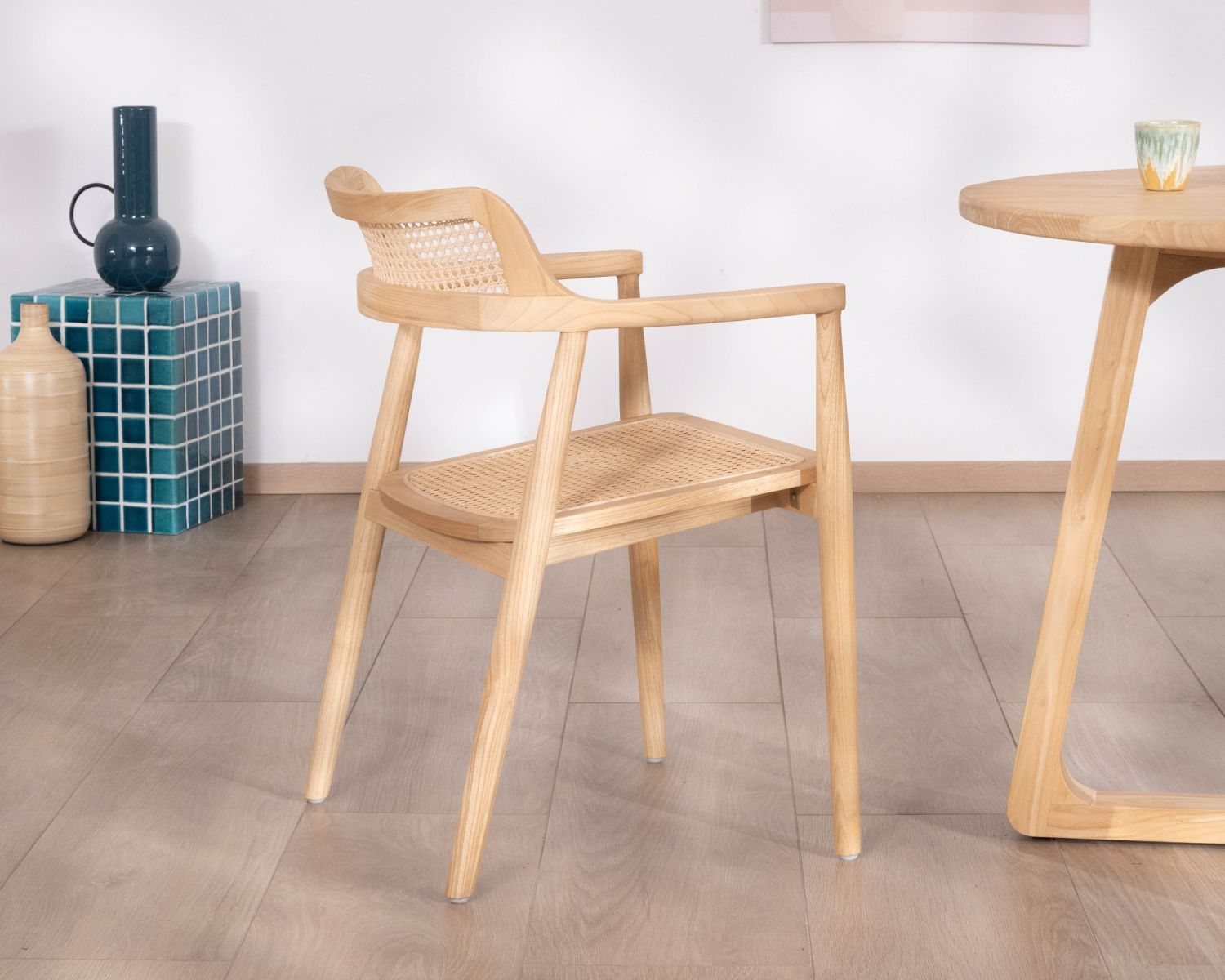 Sedia da pranzo con braccioli dal design essenziale "Vogue" in legno di sungkai