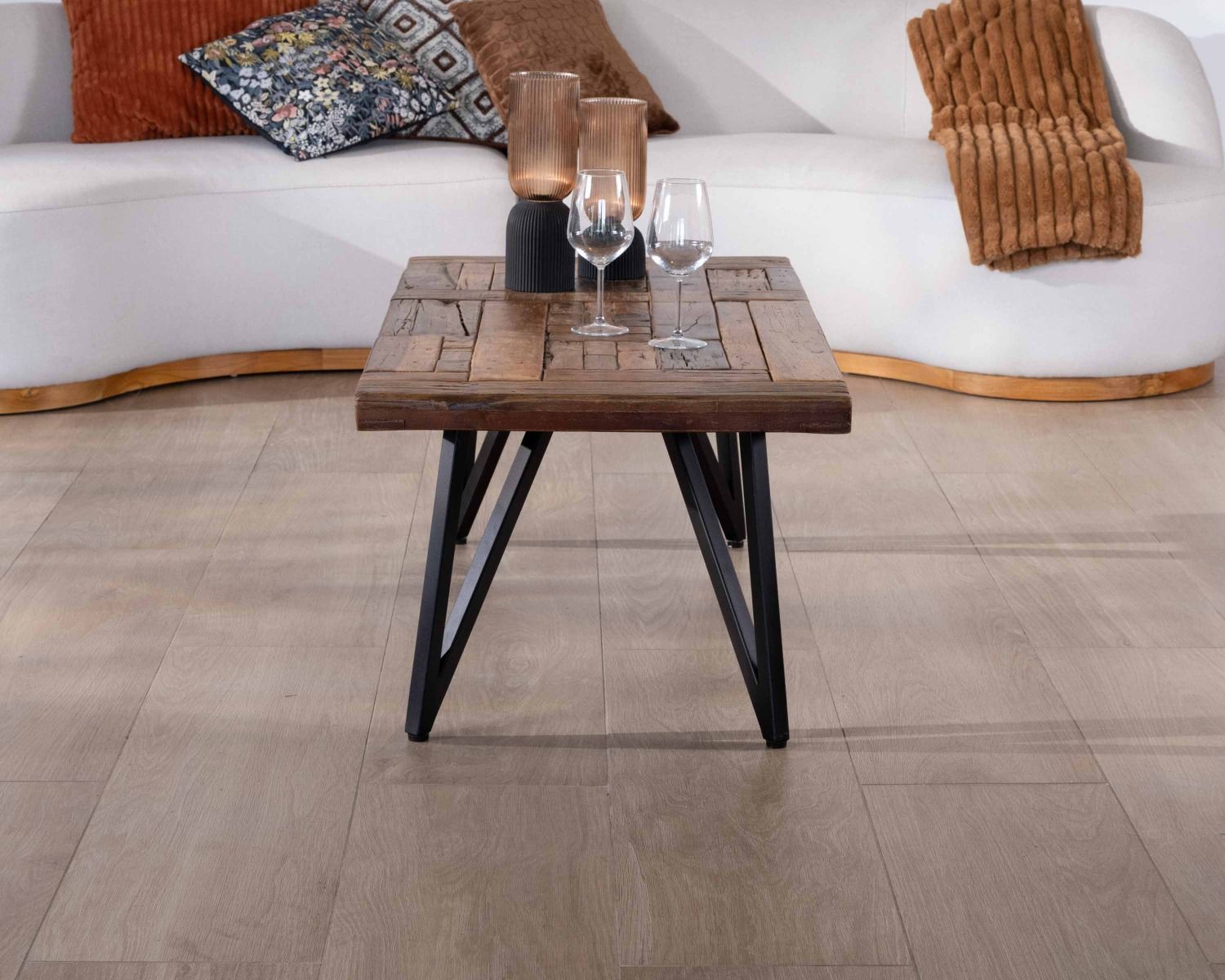 Tavolino in legno massiccio di recupero "Cidade" da 120 cm con gambe in metallo nero