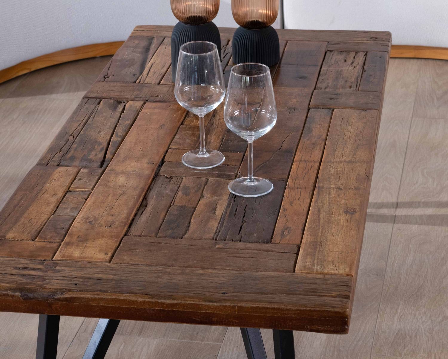 Tavolino in legno massiccio di recupero "Cidade" da 120 cm con gambe in metallo nero