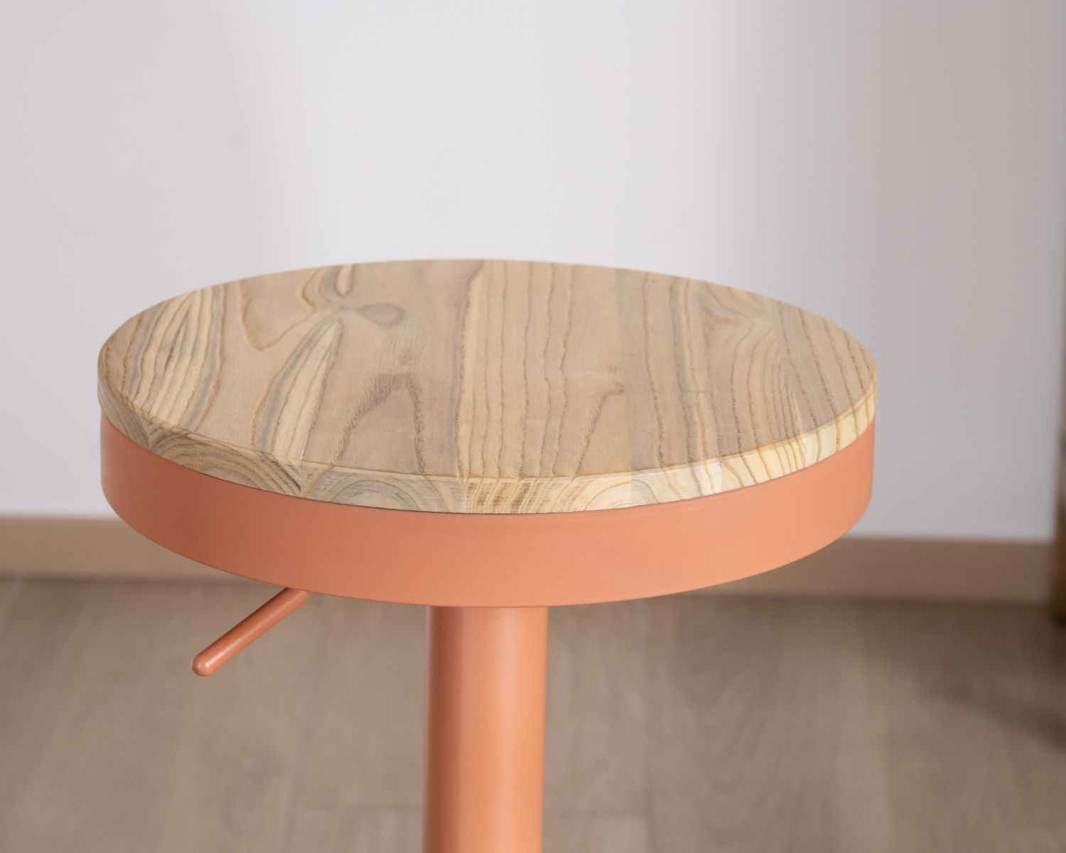 Set di 2 sgabelli da bar Juo in legno e metallo terracotta regolabili in altezza