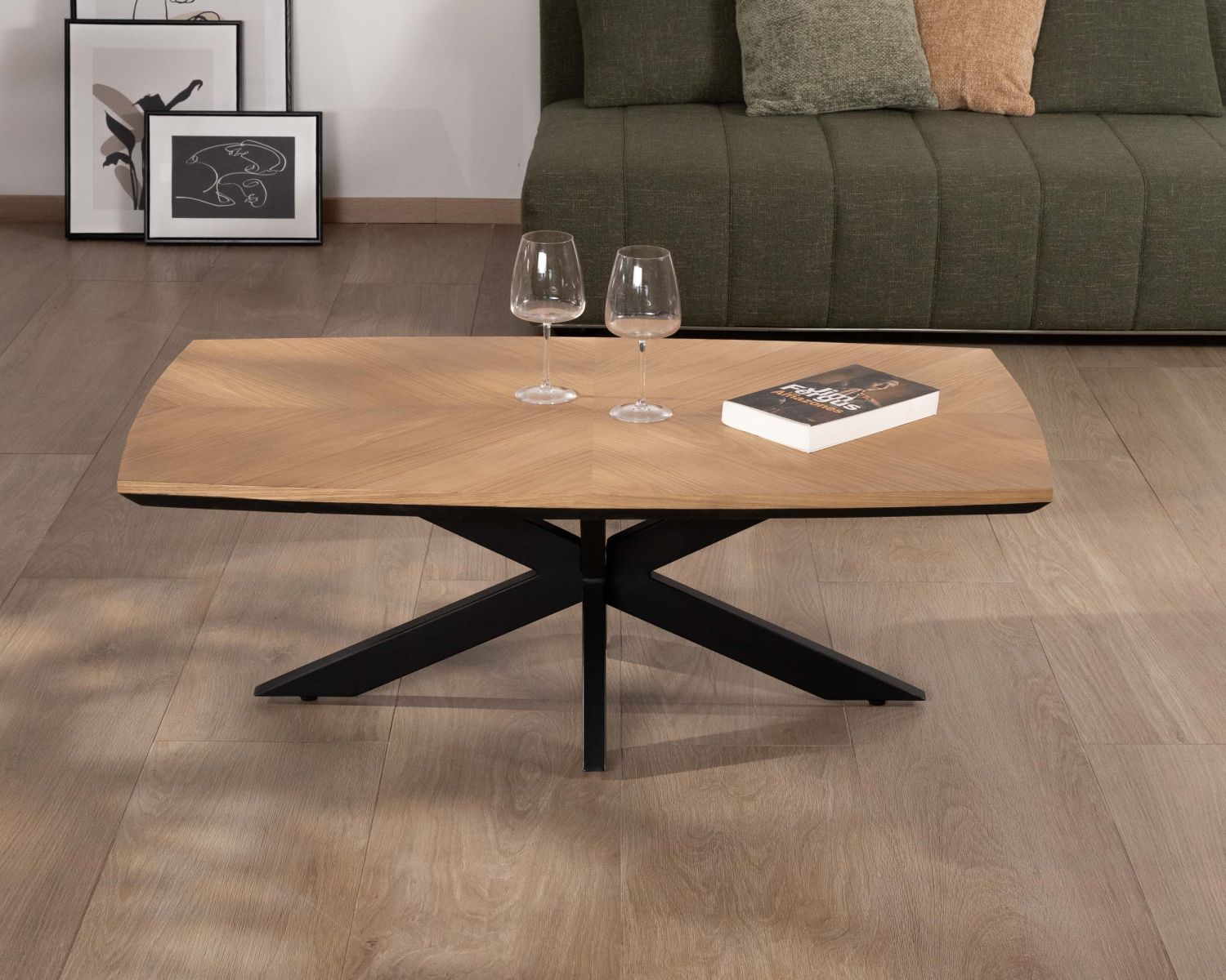 Tavolino "Toledo" con piano impiallacciato in rovere chiaro e base a stella in metallo nero